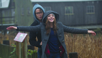 Jamie Blackley and Chloë Grace Moretz in "If I Stay" 