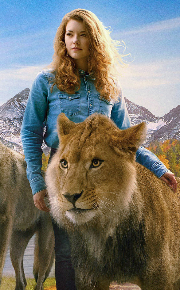 Molly Kunz in "The Wolf and the Lion"