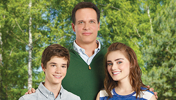 Daniel DiMaggio, Diedrich Bader and Meg Donnelly star in "American Housewife"