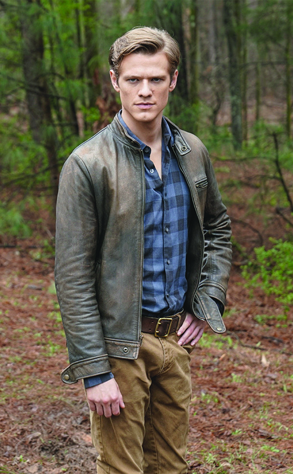 Lucas Till in "MacGyver"