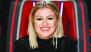 Kelly Clarkson in "The Voice"