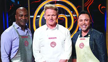 Evander Holyfield, Gordon Ramsay and Oscar De La Hoya in "MasterChef Celebrity S