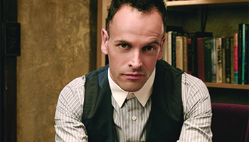 Jonny Lee Miller stars in "Elementary"