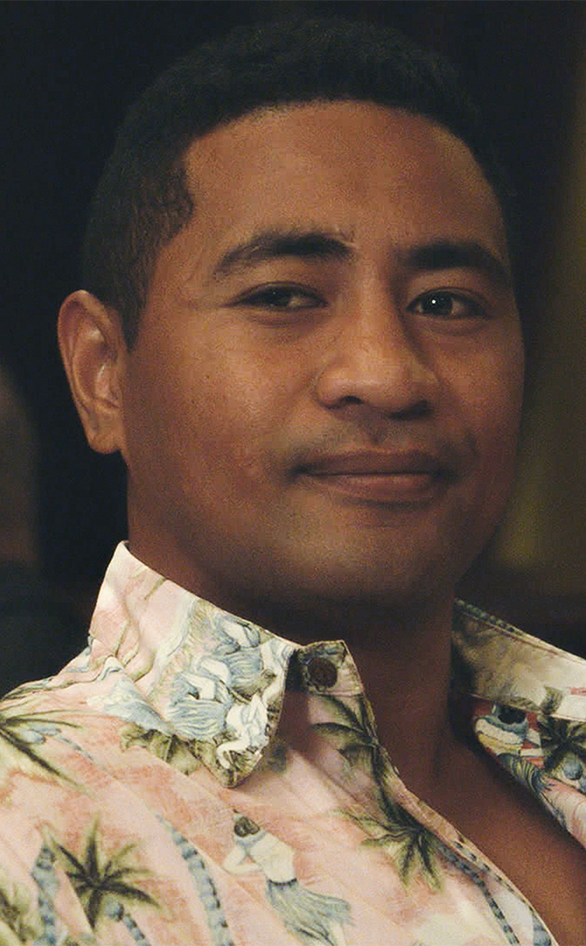 Beulah Koale in a scene from "Hawaii Five-0"