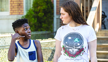 Christian Isaiah and Emma Kenney in "Shameless"