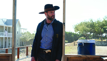 Garret Dillahunt stars in "Fear the Walking Dead" 