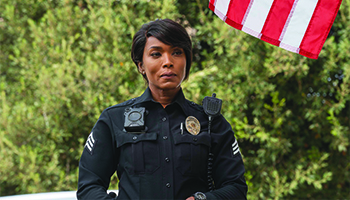 Angela Bassett stars in "9-1-1" 