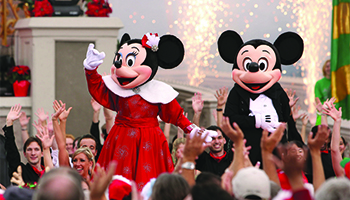 Mickey and Minnie Mouse to appear in "Disney Parks Magical Christmas Day Parade"