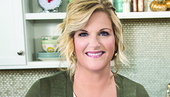 Trisha Yearwood hosts "Trisha's Southern Kitchen"